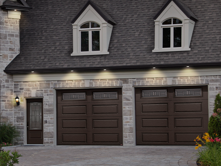 Garaga residential garage door in Moka Brown with the Prestige XL design and Cachet glass.