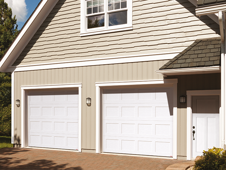 Garaga residential garage door in Ice White with the Shaker-Flat CC design.
